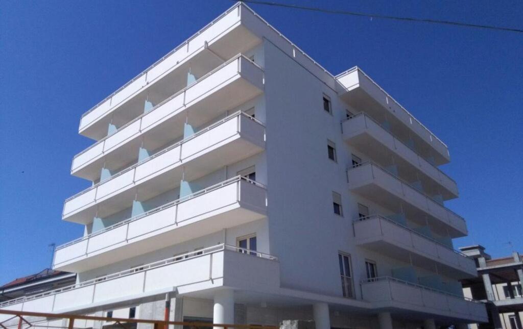 Nuovo HOTEL SETTIBI 20m dalla spiaggia Giulianova Esterno foto